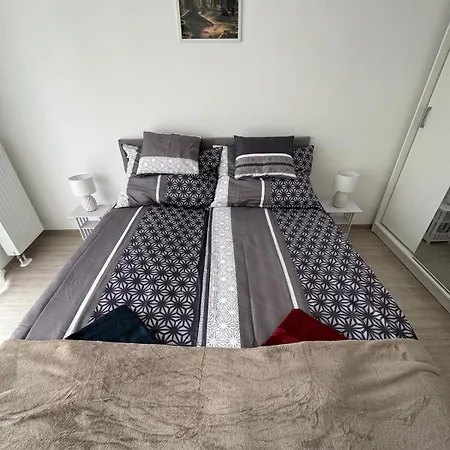 Elite Skyview Escape -bright, Modern, Free Parking Apartment *