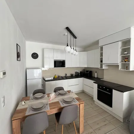 Apartamento Elite Skyview -relaxing Family With Ac, Balcony