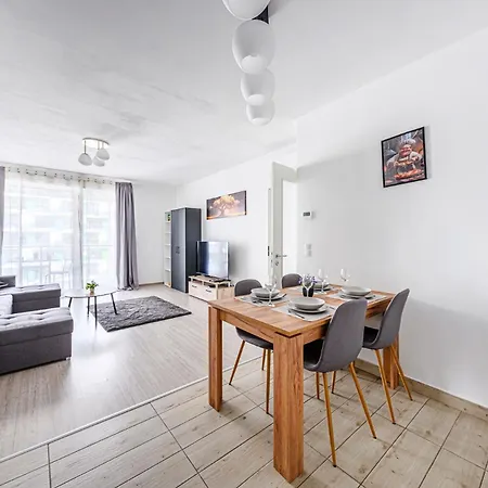 Elite Skyview -relaxing Family With Ac, Balcony