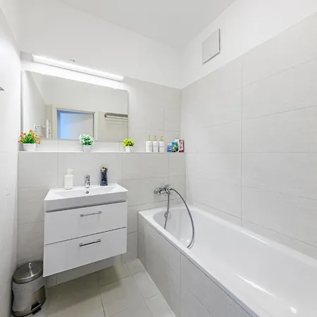 Apartment Elite Skyview -relaxing Family With Ac, Balcony