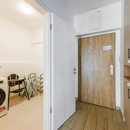Apartment Elite Skyview -relaxing Family With Ac, Balcony