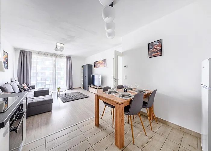 Elite Skyview -relaxing Family With Ac, Balcony